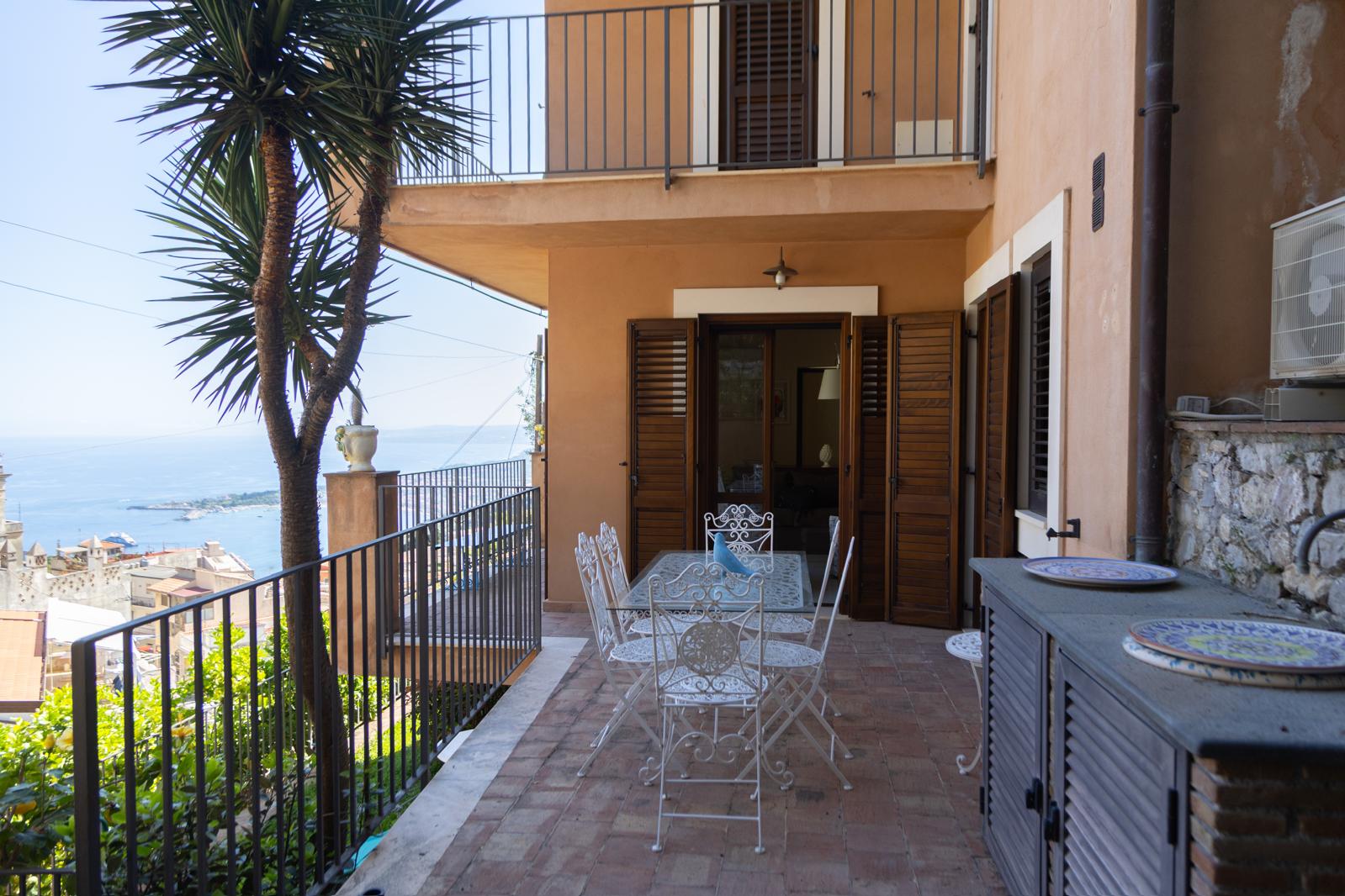 Appartamento Con Terrazza vista mare per 4 persone